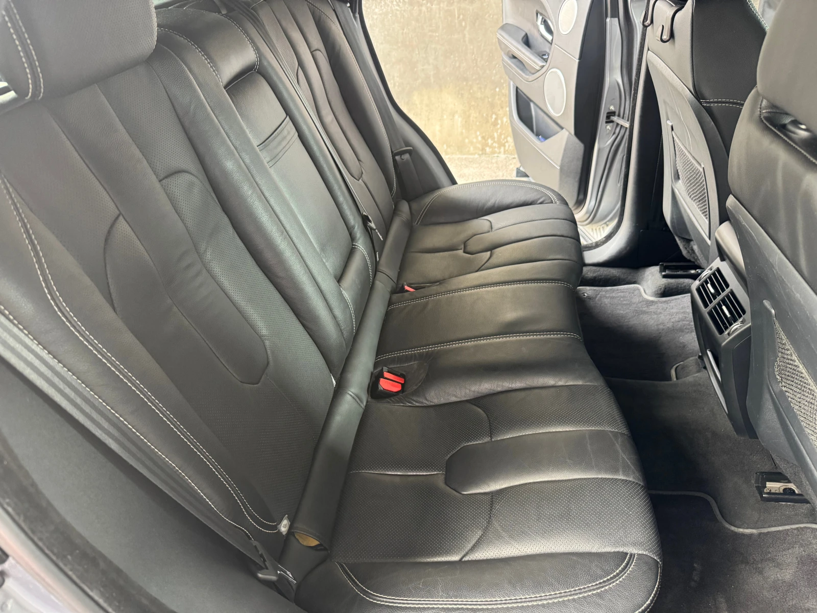 Land Rover Range Rover Evoque 2.2 D 4x4, снимка 9 - Автомобили и джипове - 55739905