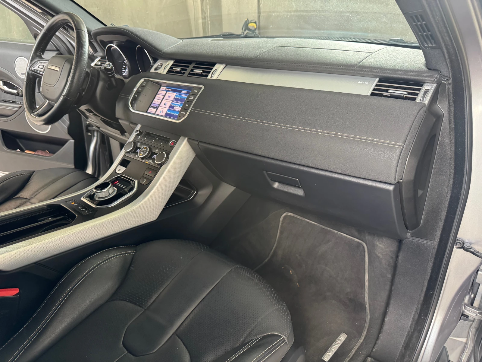 Land Rover Range Rover Evoque 2.2 D 4x4, снимка 10 - Автомобили и джипове - 55739905