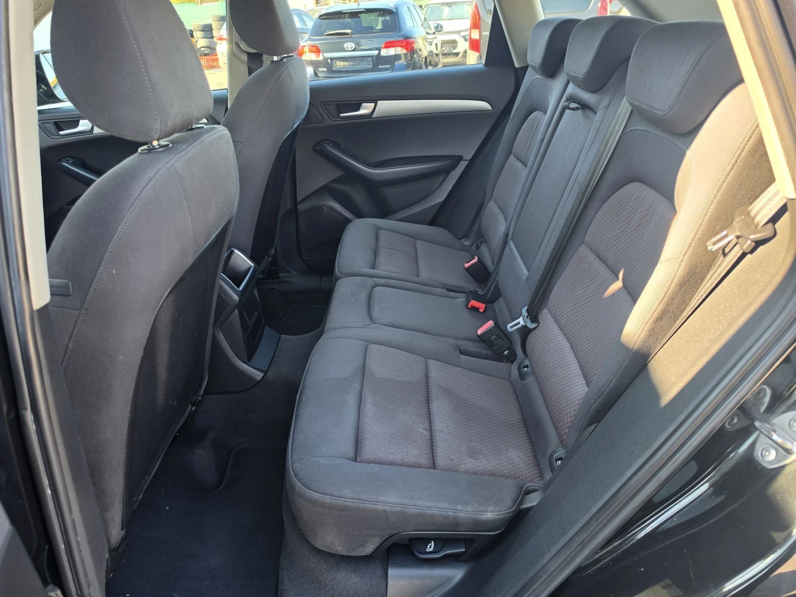 Audi Q5 2.0TDi , снимка 11 - Автомобили и джипове - 56382260
