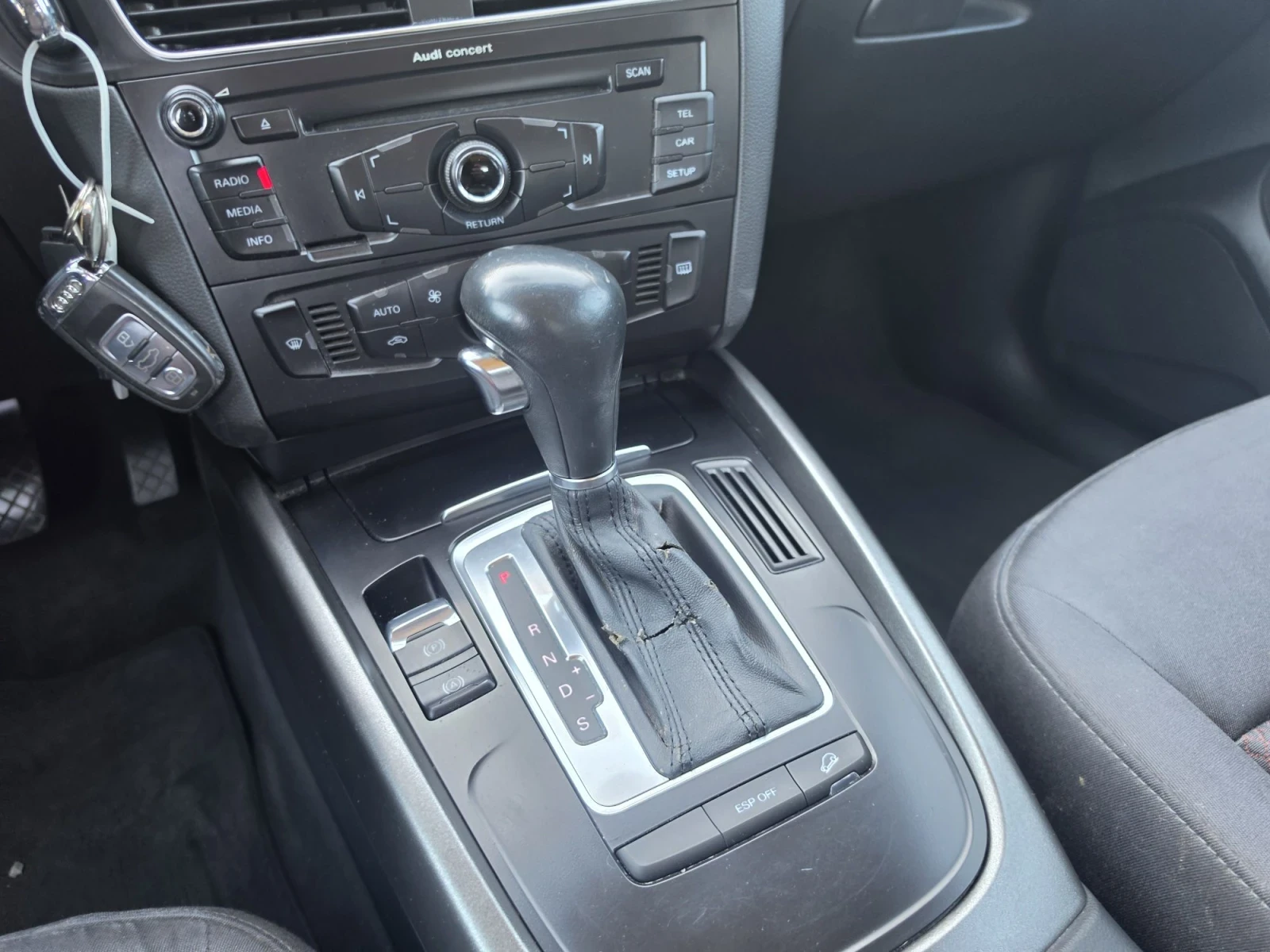 Audi Q5 2.0TDi , снимка 15 - Автомобили и джипове - 56382260