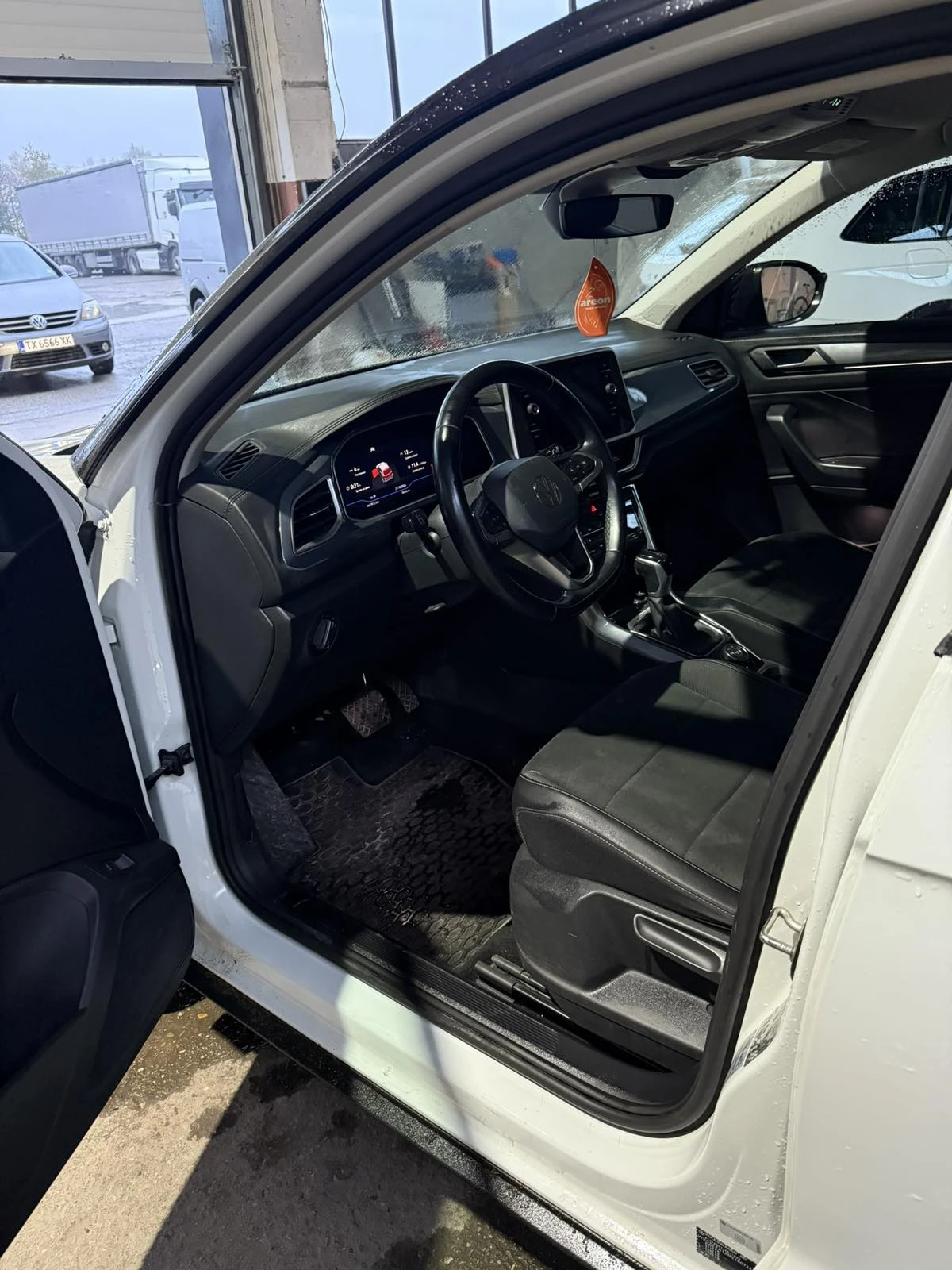 VW T-Roc  2.0 TDI SCR 4MOTION , снимка 6 - Автомобили и джипове - 56706281