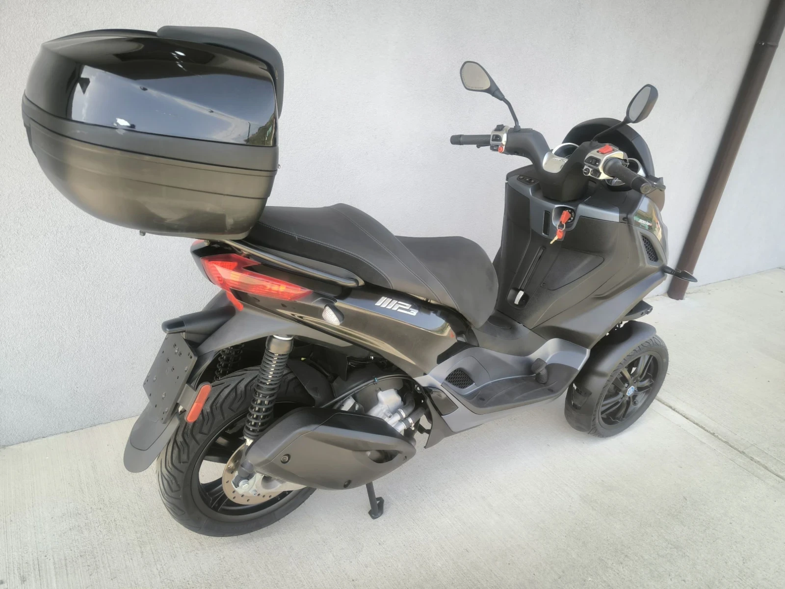 Piaggio Mp3 300ie HPE LT, ABS/ASR, 5618 км, 2022 година  - изображение 3