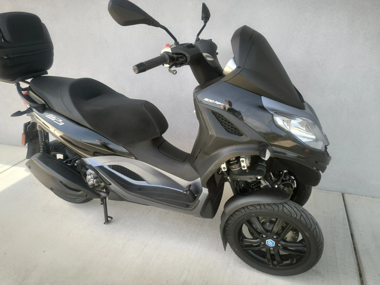 Piaggio Mp3 300ie HPE LT, ABS/ASR, 5618 км, 2022 година  - изображение 2