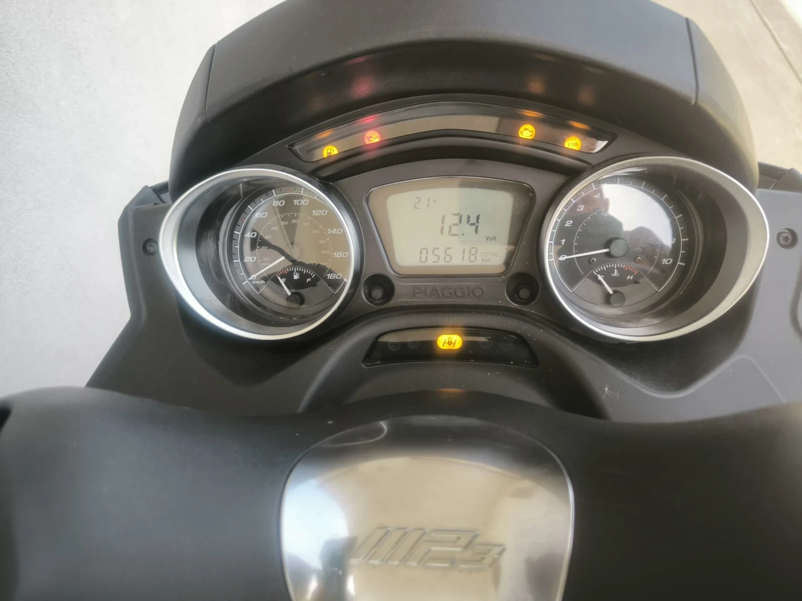 Piaggio Mp3 300ie HPE LT, ABS/ASR, 5618 км, 2022 година  - изображение 7
