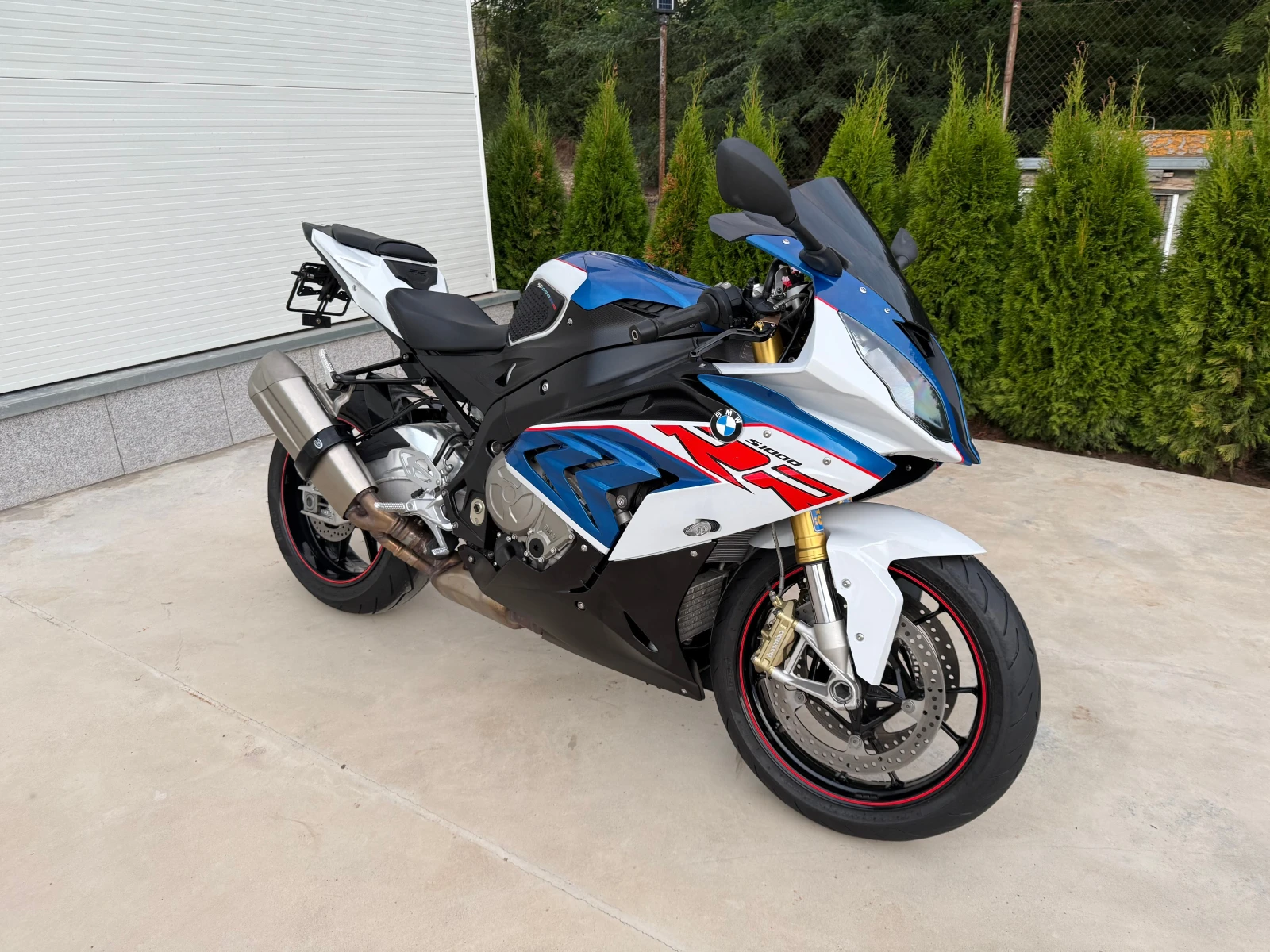 BMW S