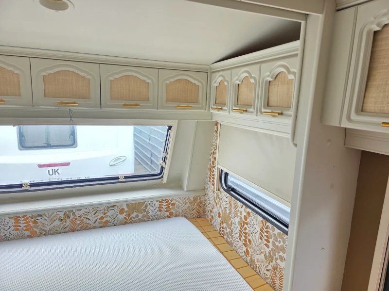 Каравана ABI HOBBY 555 WC, снимка 7 - Каравани и кемпери - 52547704