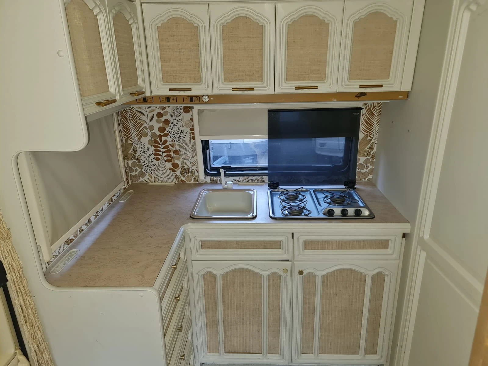  ABI HOBBY 555 WC | Mobile.bg   5