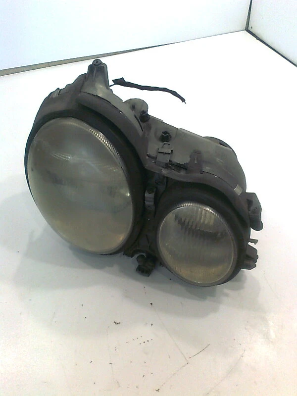 фар десен за Мерцедес Е270 цди w210