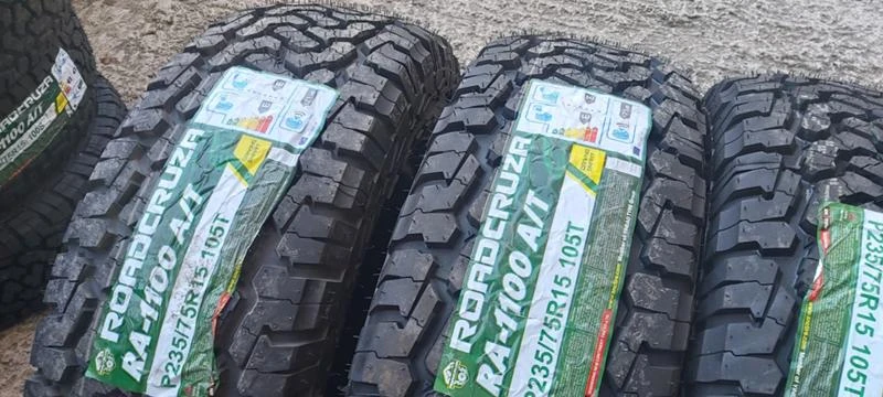 Гуми Всесезонни 235/75R15, снимка 2 - Гуми и джанти - 33067571