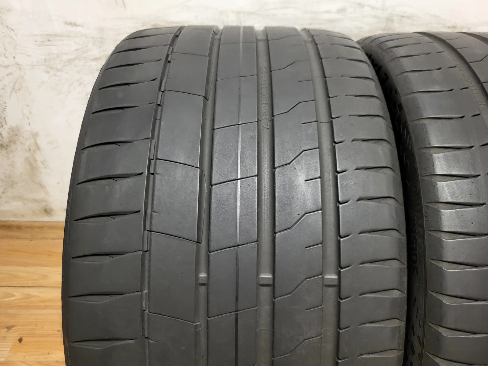 Гуми Летни 305/30R20, снимка 2 - Гуми и джанти - 53490793