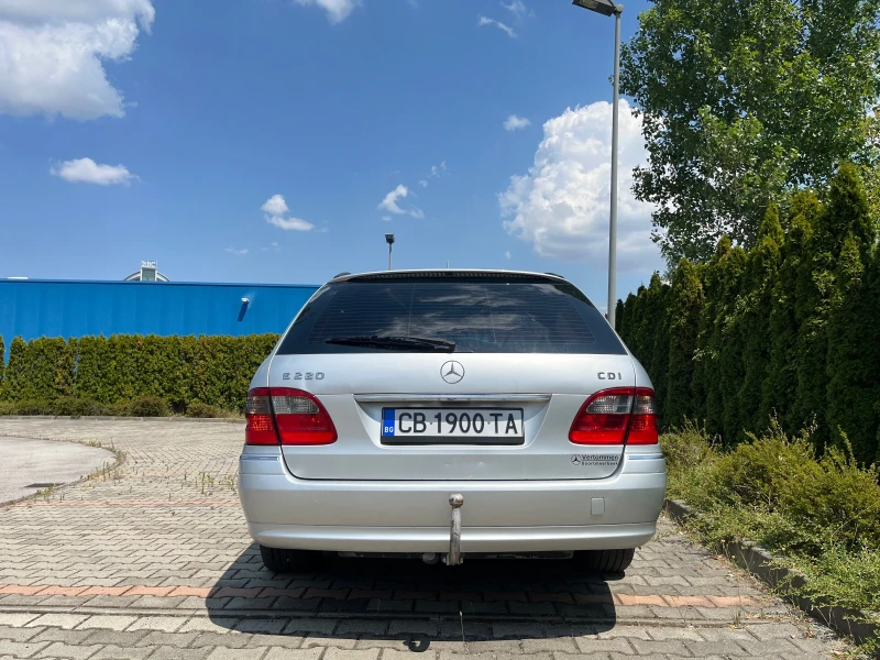 Mercedes-Benz E 220 Avantgarde, снимка 4 - Автомобили и джипове - 47825666