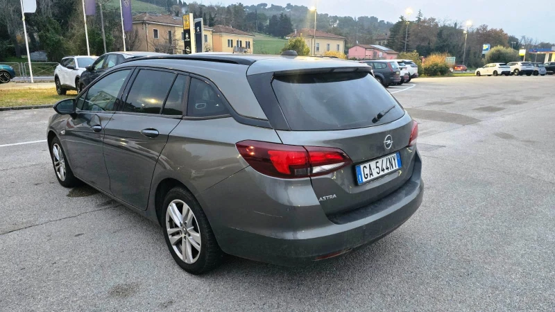 Opel Astra Sports Tourer+ , снимка 4 - Автомобили и джипове - 48322031