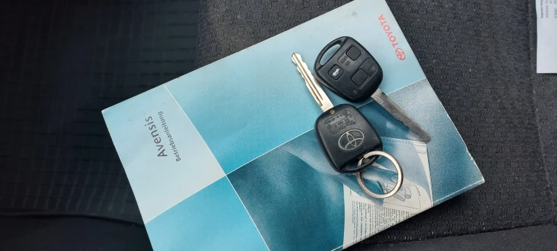Toyota Avensis 2.0 D4D NAVI XENON , снимка 5 - Автомобили и джипове - 53250592