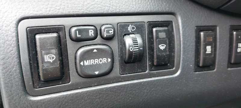 Toyota Avensis 2.0 D4D NAVI XENON , снимка 9 - Автомобили и джипове - 53250592