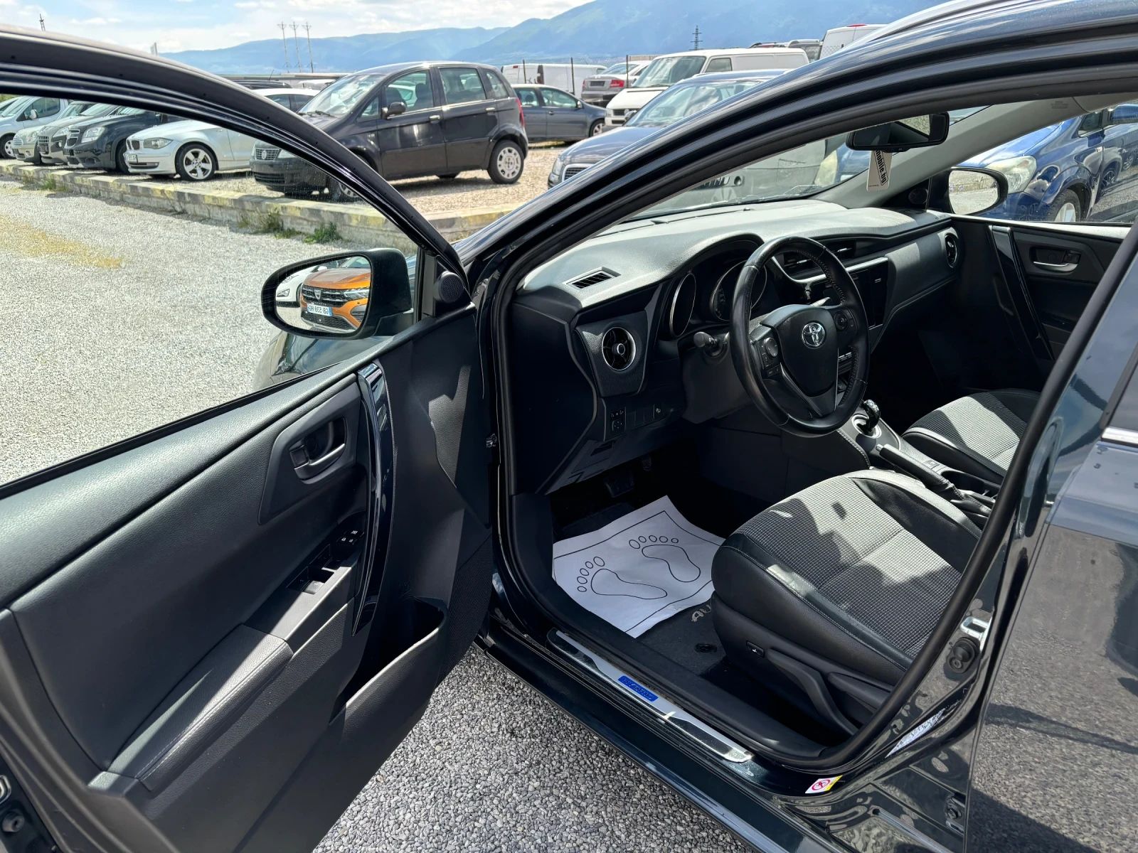 Toyota Auris 1.8 Hybrid Luna - изображение 9