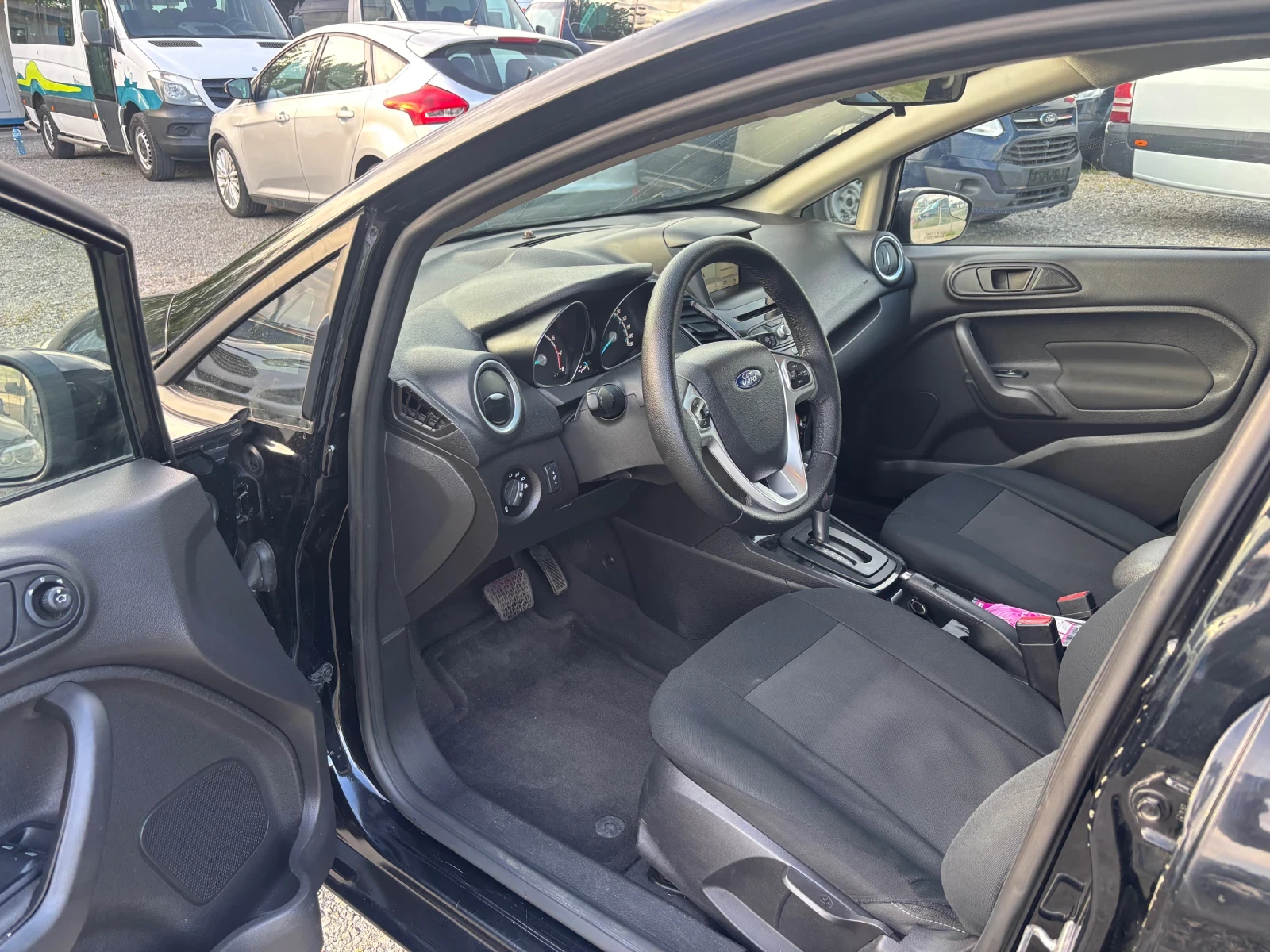 Ford Fiesta SE - изображение 5