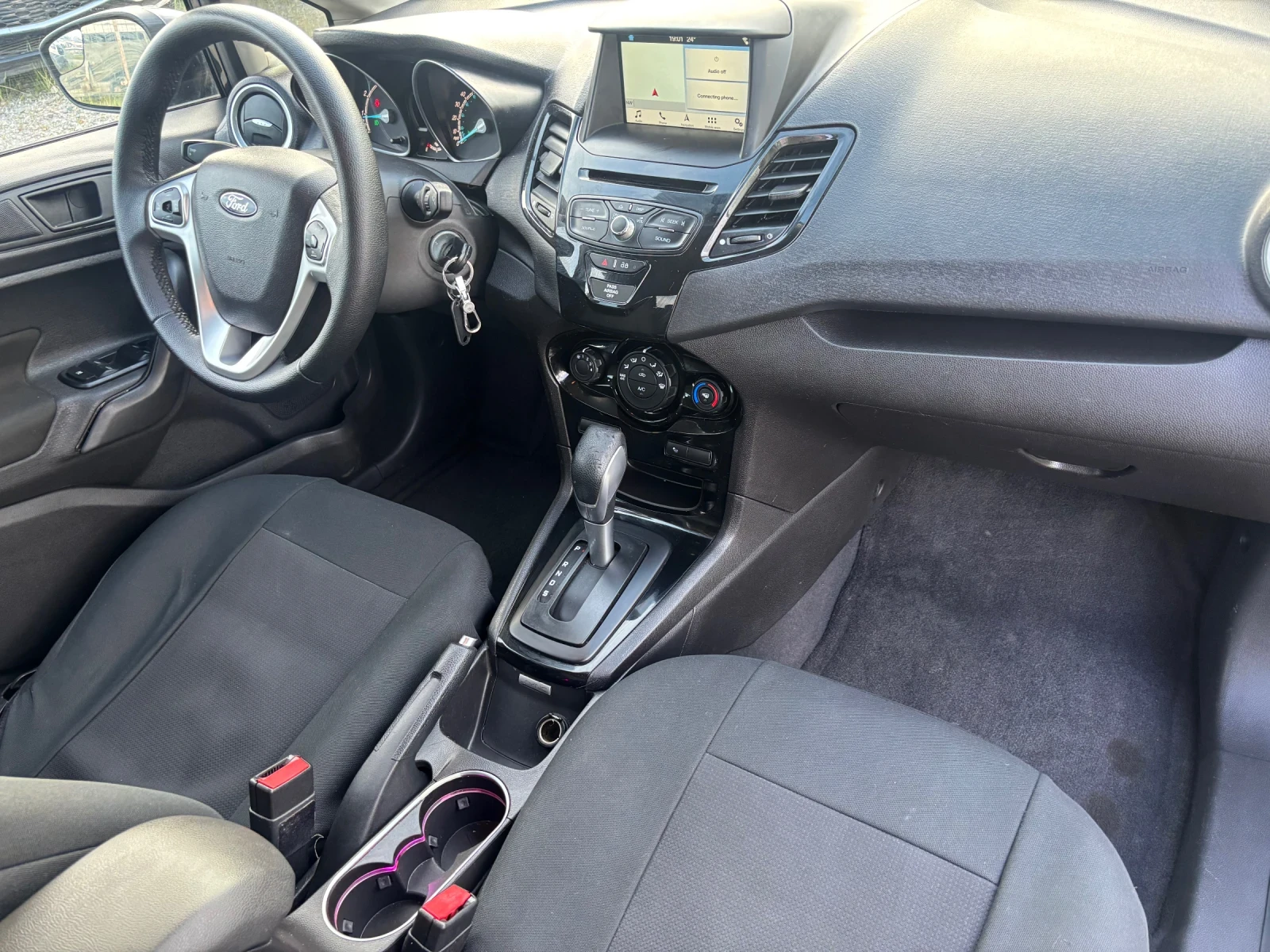 Ford Fiesta SE - изображение 6