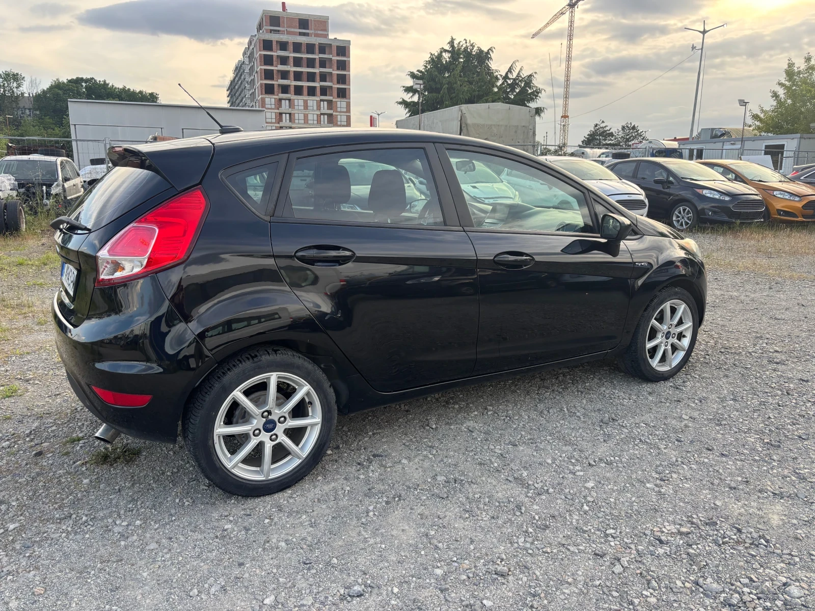 Ford Fiesta SE - изображение 3