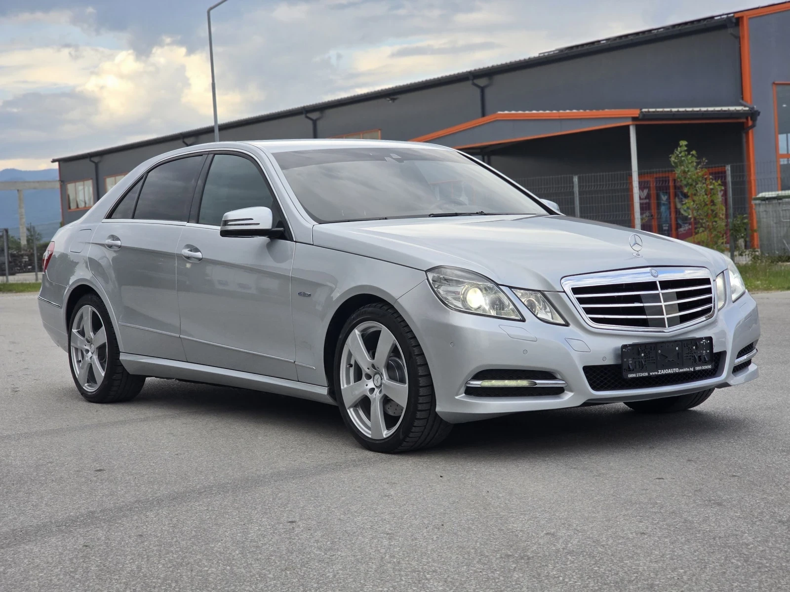 Mercedes-Benz E 350 3.5CDI 265Hp 4 matic Фул Екстри За, Модела - изображение 7