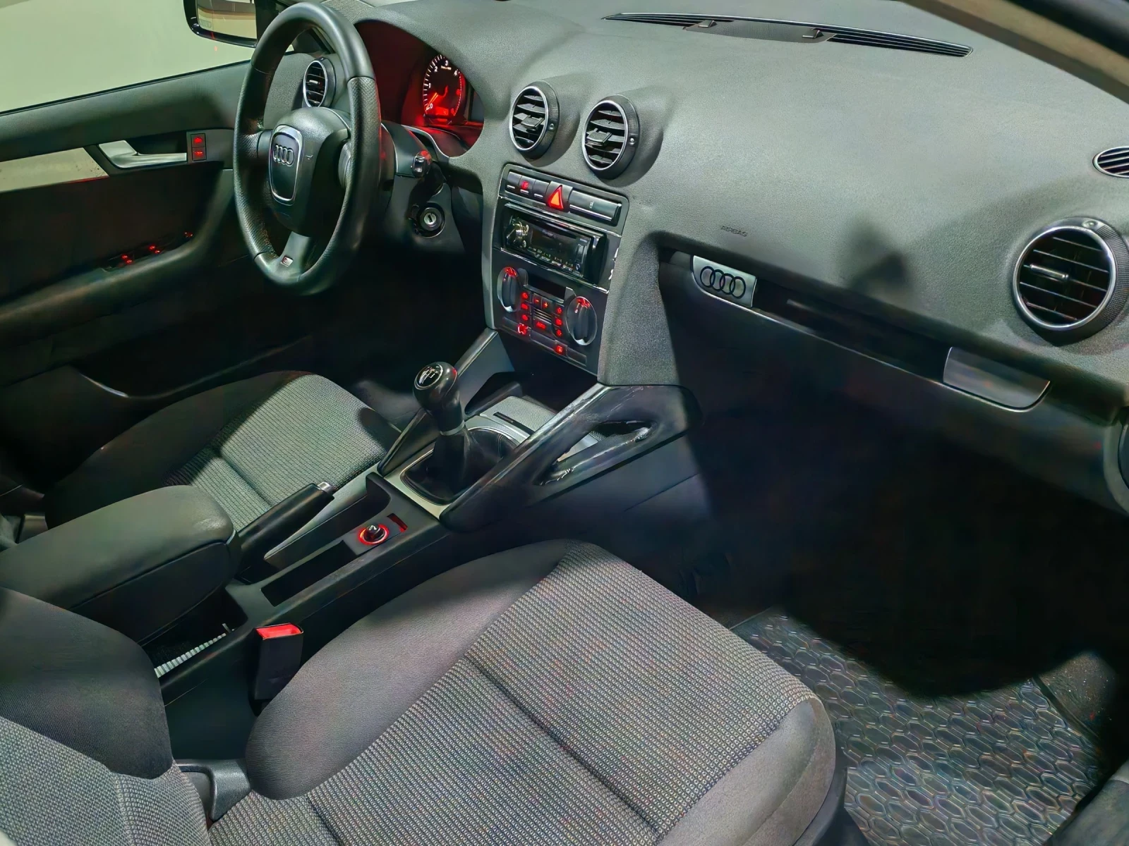 Audi A3 1.9TDI(105)* SPORTBACK* S-LINE* НОВ ВНОС*  - изображение 7