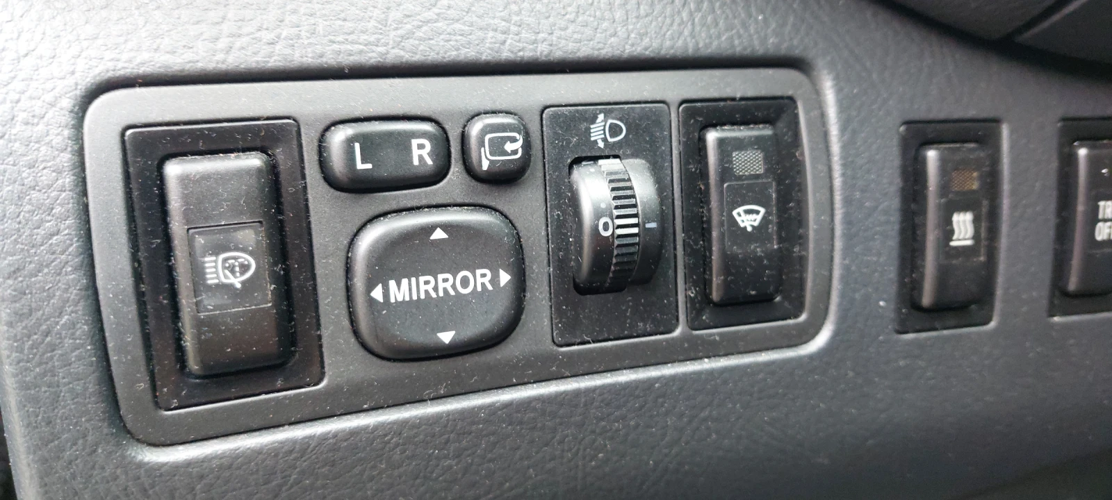 Toyota Avensis 2.0 D4D NAVI XENON  - изображение 9