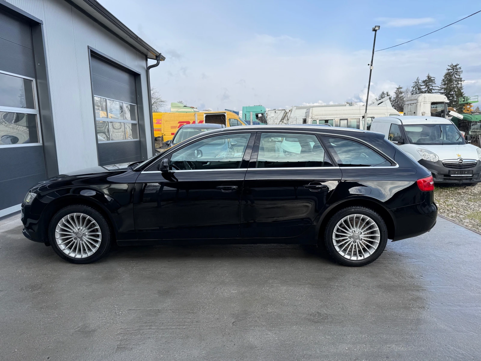Audi A4 2.0TDI -FACELIFT , снимка 4 - Автомобили и джипове - 54045248