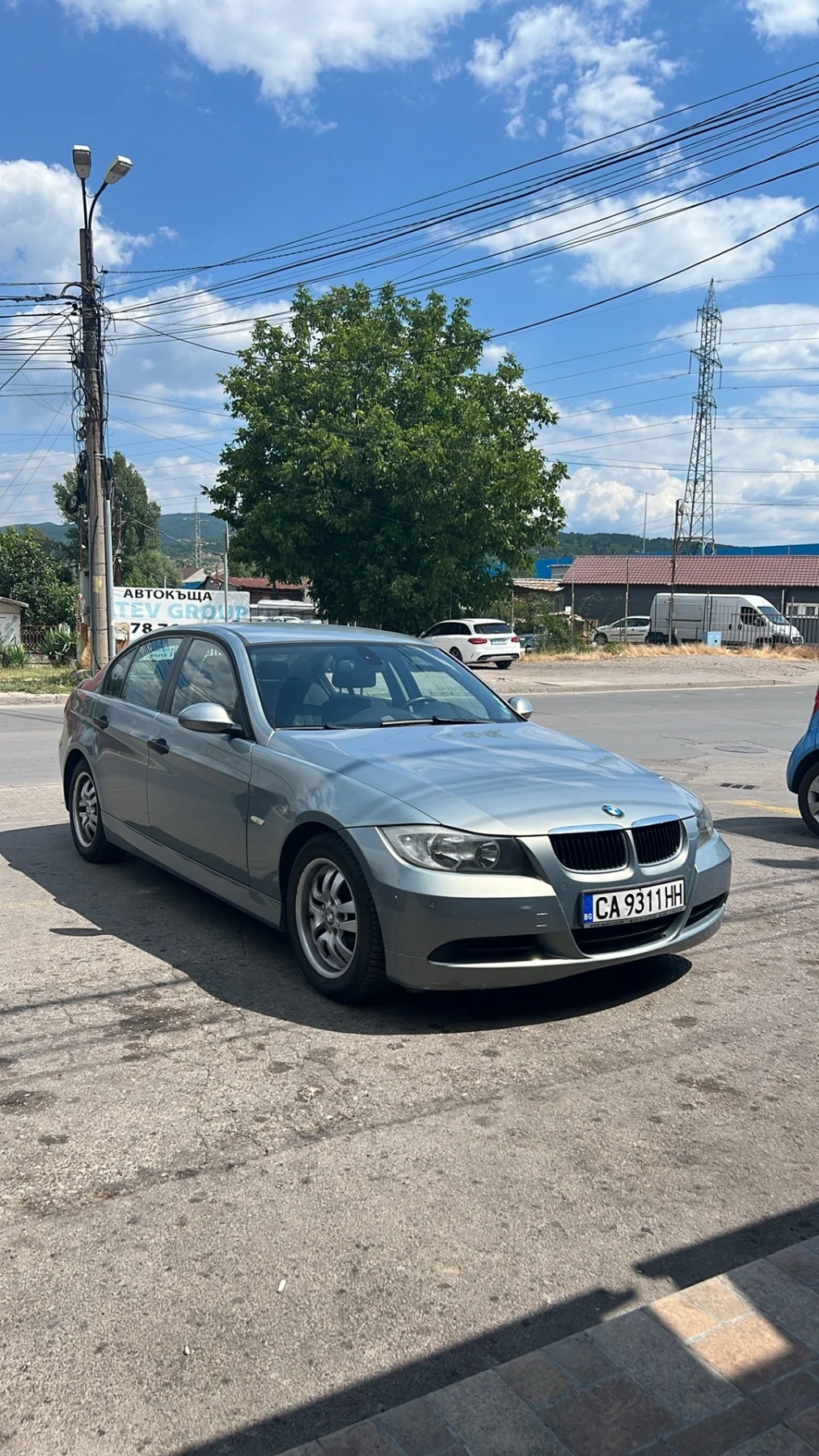 BMW 320, снимка 4 - Автомобили и джипове - 54064193