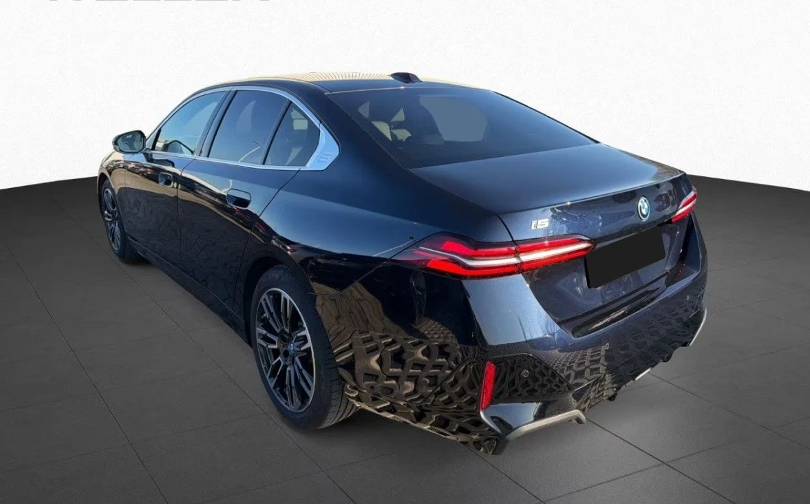 BMW i5 xDrive40* Bowers* M Sport, снимка 4 - Автомобили и джипове - 54068159