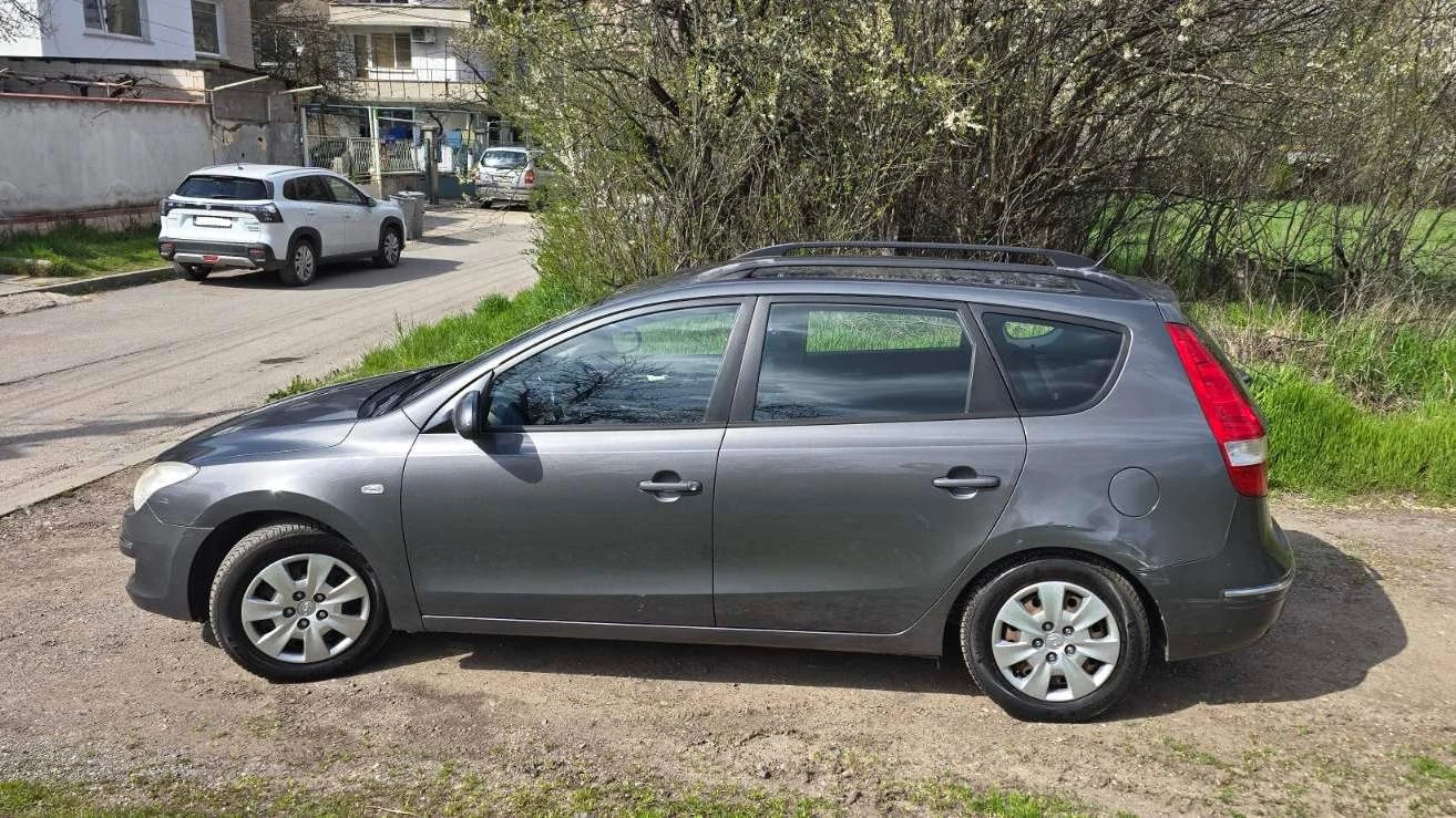 Hyundai I30 CW, снимка 4 - Автомобили и джипове - 54302133