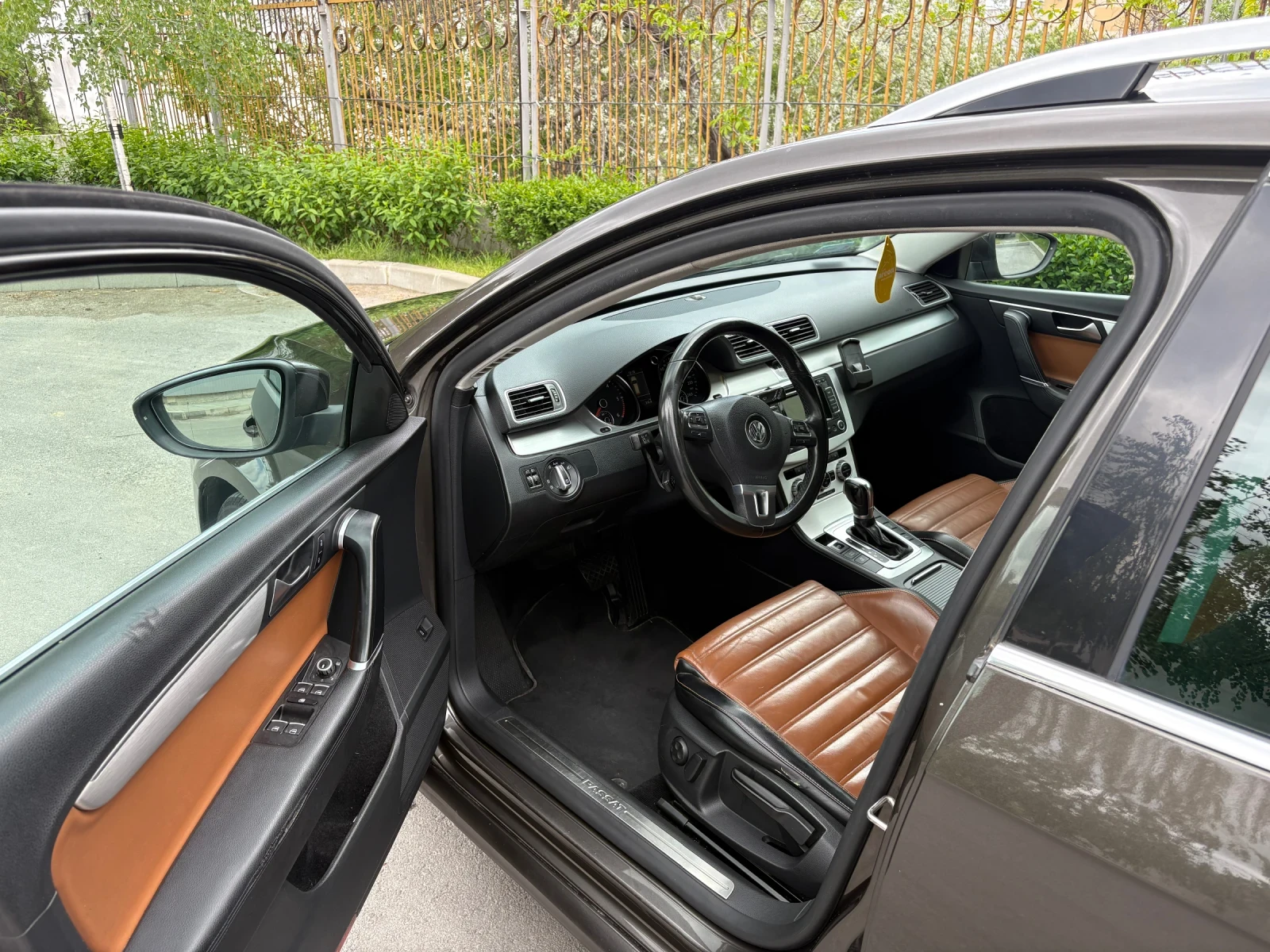 VW Passat, снимка 12 - Автомобили и джипове - 54611272