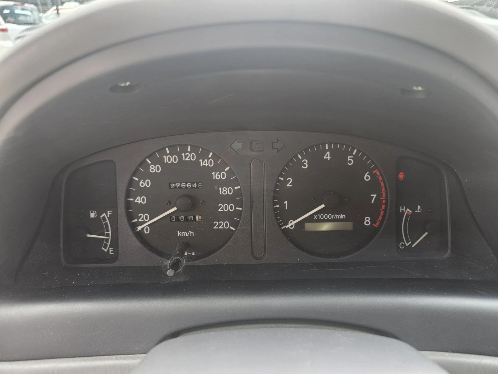 Toyota Corolla 1.3, снимка 7 - Автомобили и джипове - 54770774
