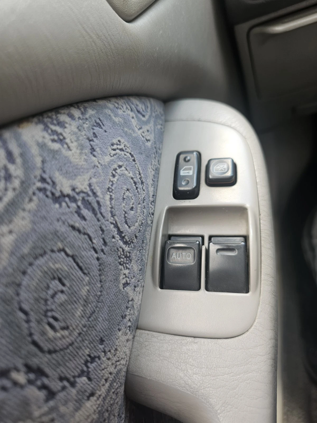 Toyota Corolla 1.3, снимка 11 - Автомобили и джипове - 54770774