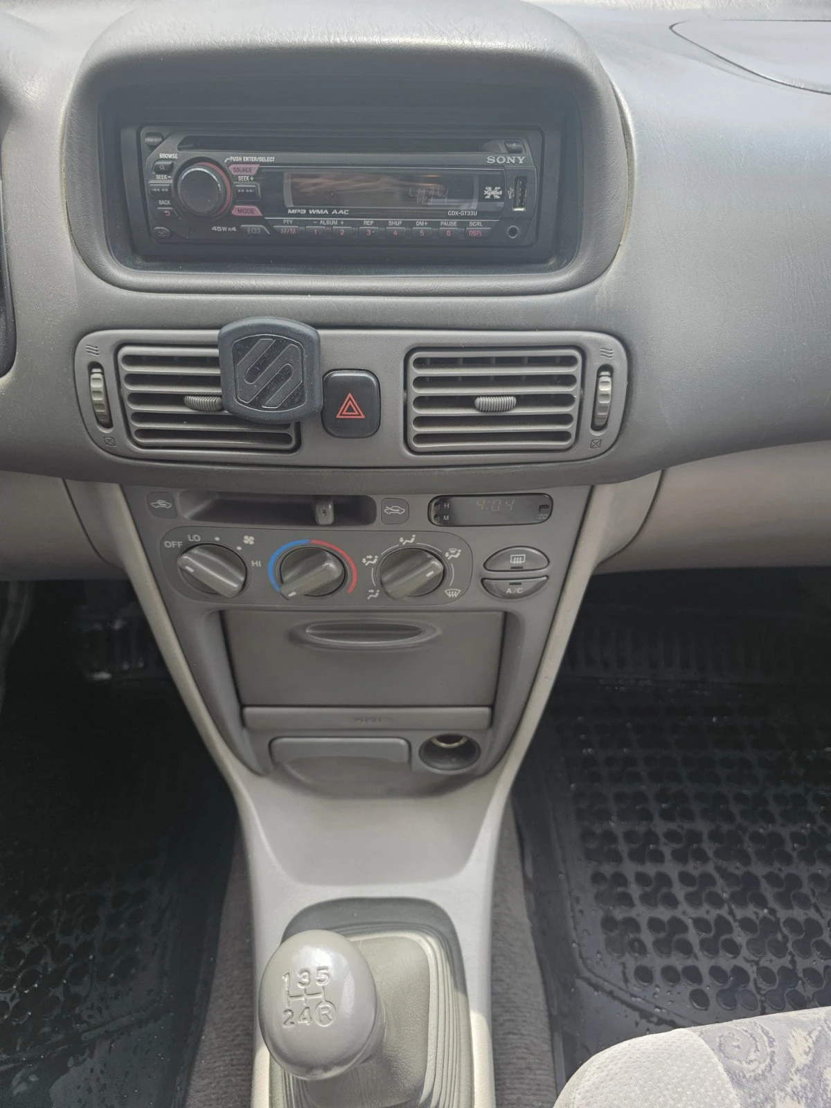 Toyota Corolla 1.3, снимка 8 - Автомобили и джипове - 54770774