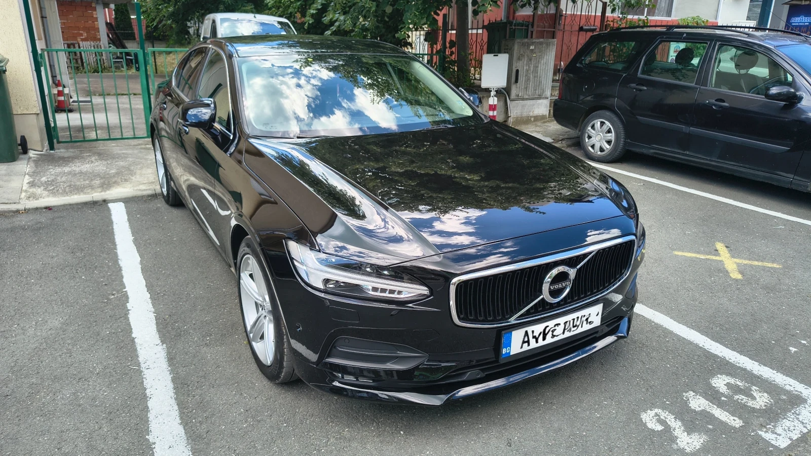 Volvo S90 D4