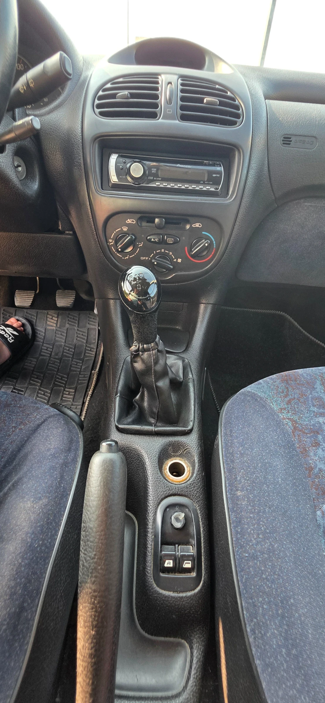 Peugeot 206, снимка 9 - Автомобили и джипове - 55338750