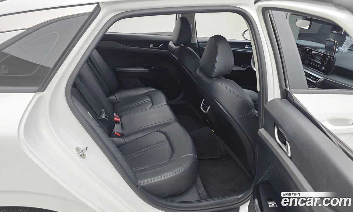 Kia K5 2.0 Trendy, снимка 12 - Автомобили и джипове - 55669031