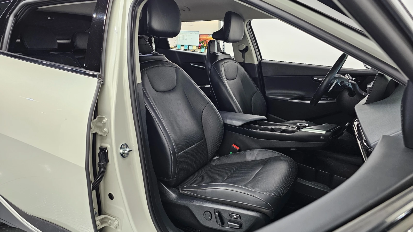 Kia EV6 Long Range AIR * DIS * ОБДУХ * TOP, снимка 9 - Автомобили и джипове - 56165883