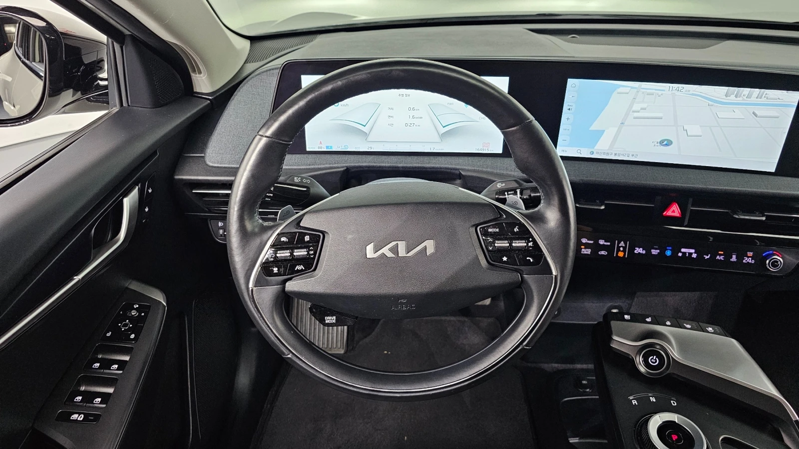 Kia EV6 Long Range AIR * DIS * ОБДУХ * TOP, снимка 10 - Автомобили и джипове - 56165883