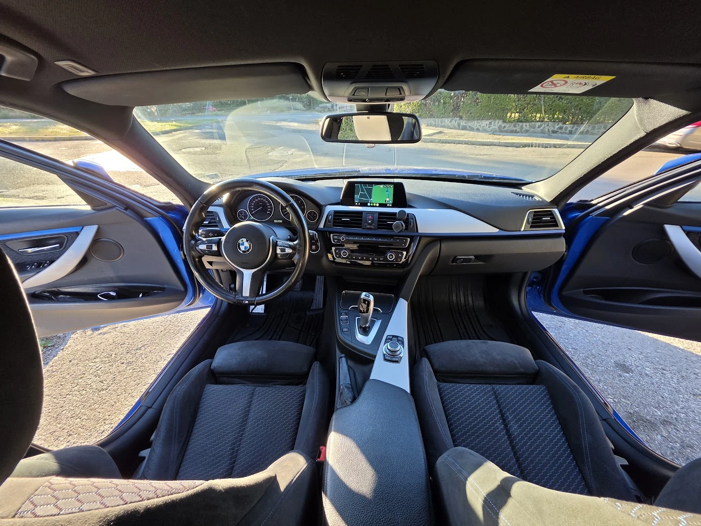BMW 320 xDrive Touring M Sport, снимка 11 - Автомобили и джипове - 56649527