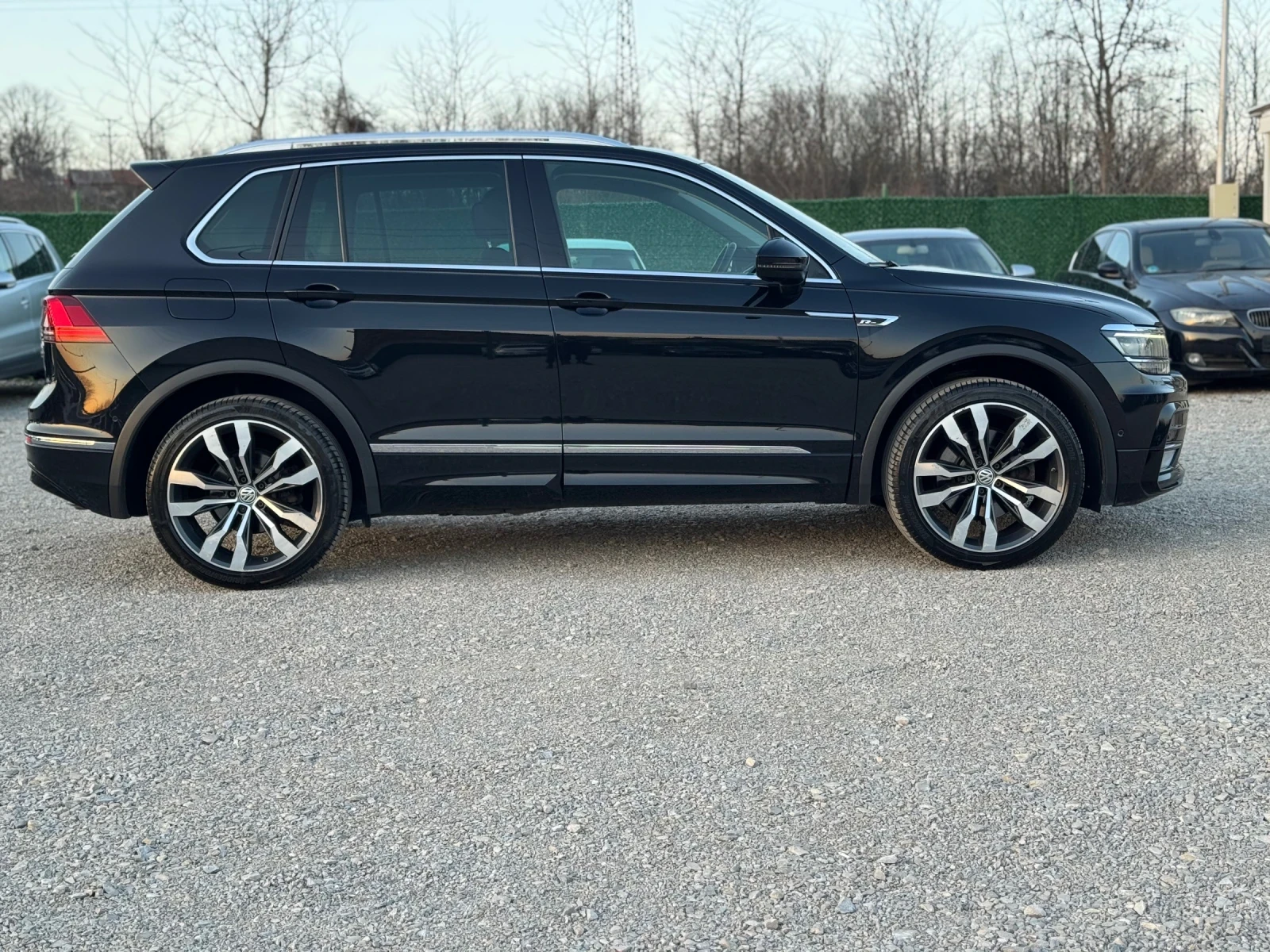 VW Tiguan R LINE 4x4 -2.0 TDI 190 кс DSG Virtual Cockpit , снимка 7 - Автомобили и джипове - 53803101