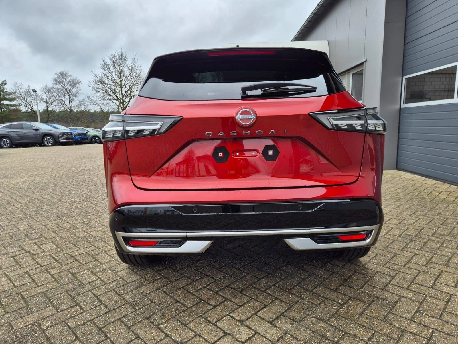 Nissan Qashqai, снимка 6 - Автомобили и джипове - 54358406