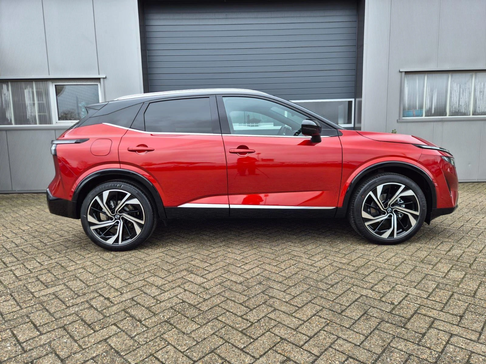 Nissan Qashqai, снимка 4 - Автомобили и джипове - 54358406