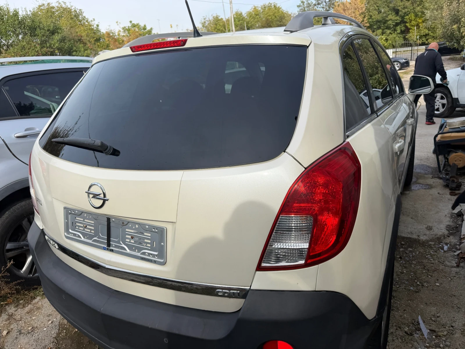 Opel Antara 2.2d, снимка 8 - Автомобили и джипове - 56589066