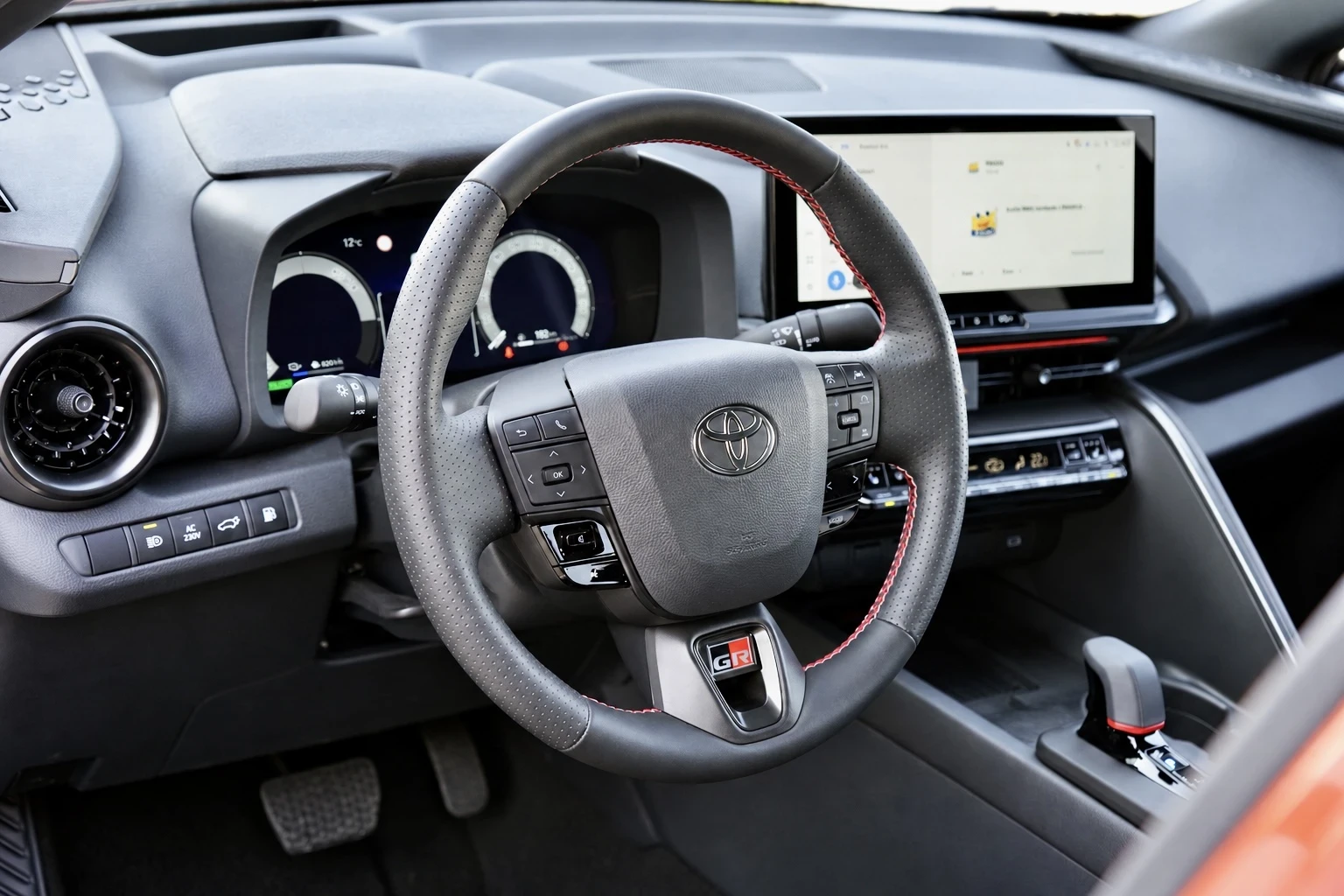 Toyota C-HR GR* PLUG-IN* DISTR* KEYLESS* CAMERA* HUD* CARPLAY | Mobile.bg � ����������� 8