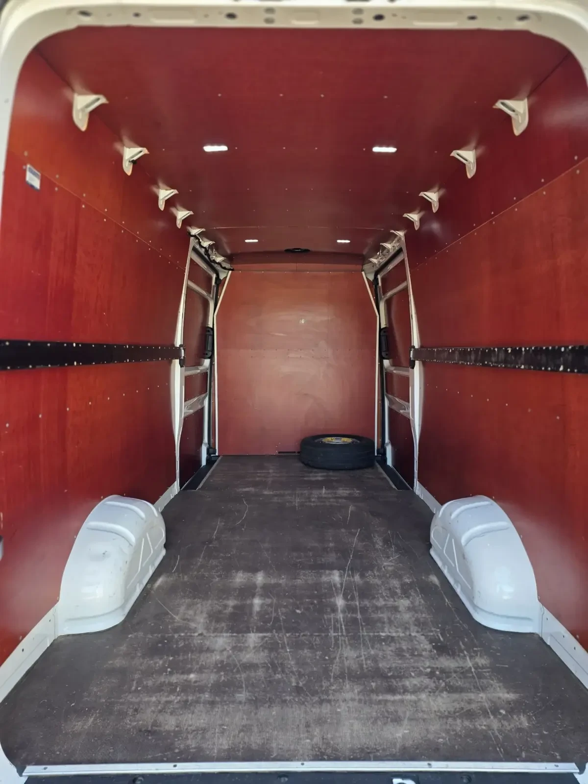 Man TGE 2.0TDI 177 DSG8, снимка 13 - Бусове и автобуси - 53841627