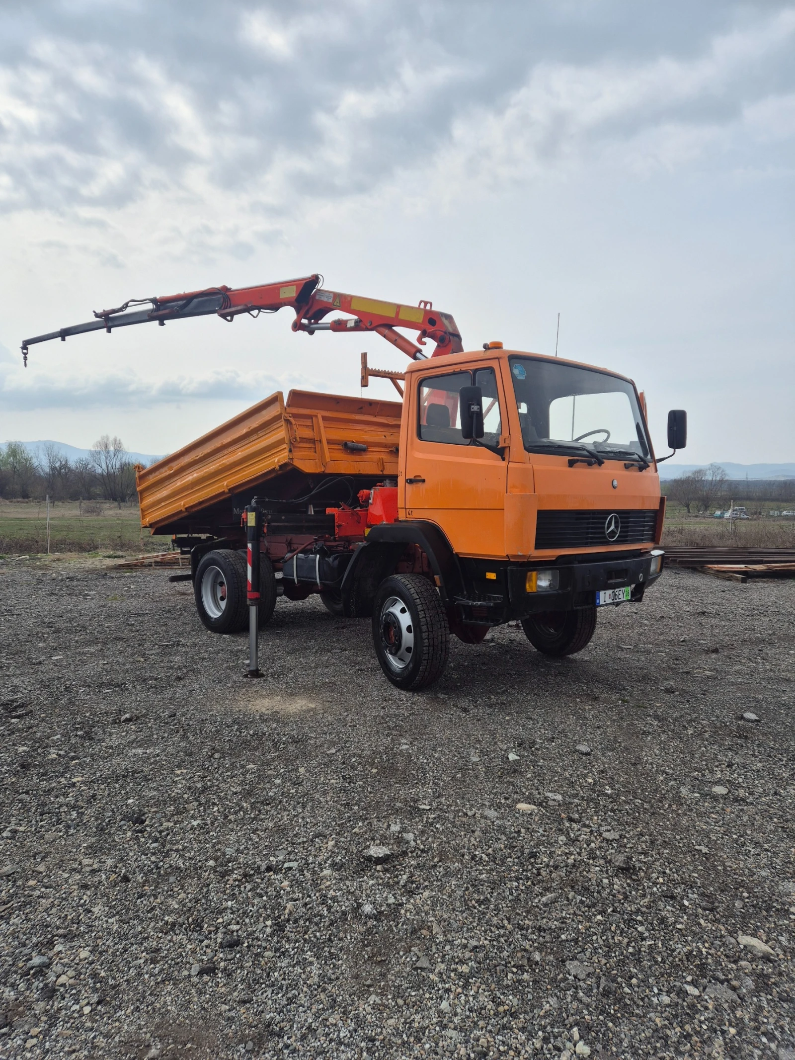 Mercedes-Benz 1114 4х4 тристранен Самосвал + кран Palfinger PK 7000A