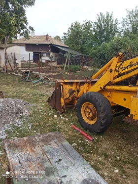   JCB