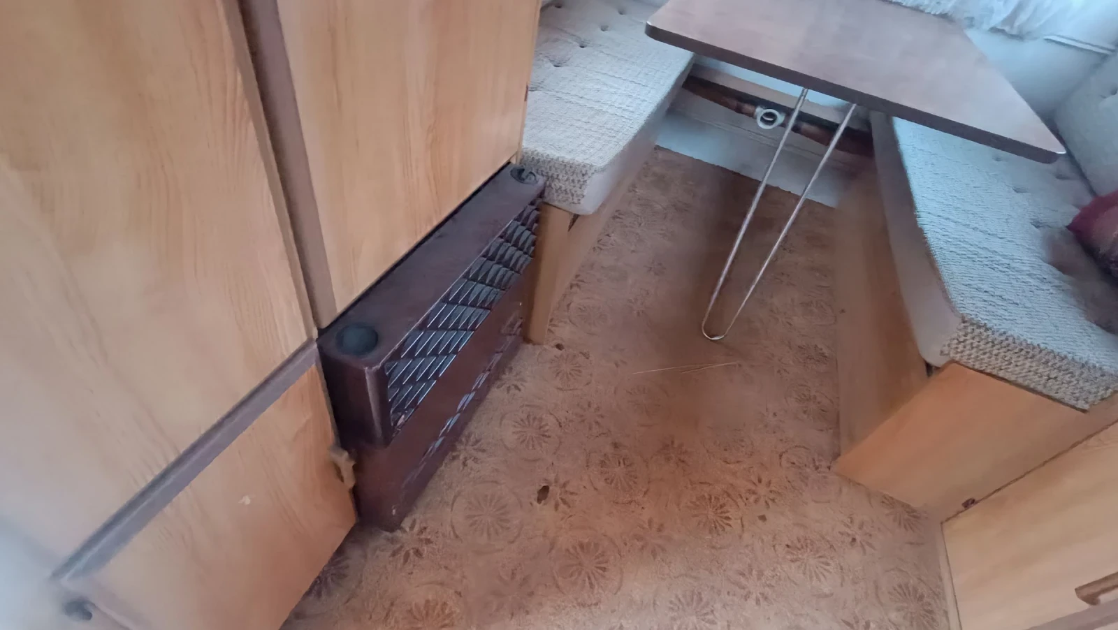 Каравана Burstner CLUB 400 - изображение 3