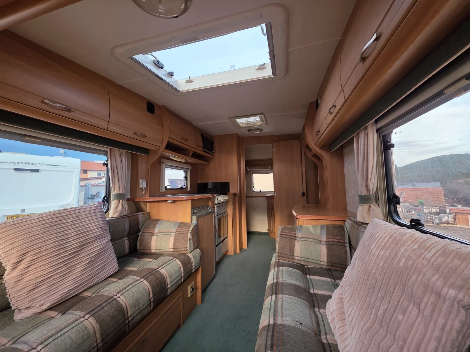 Каравана Swift Speedbird, снимка 7 - Каравани и кемпери - 54314154