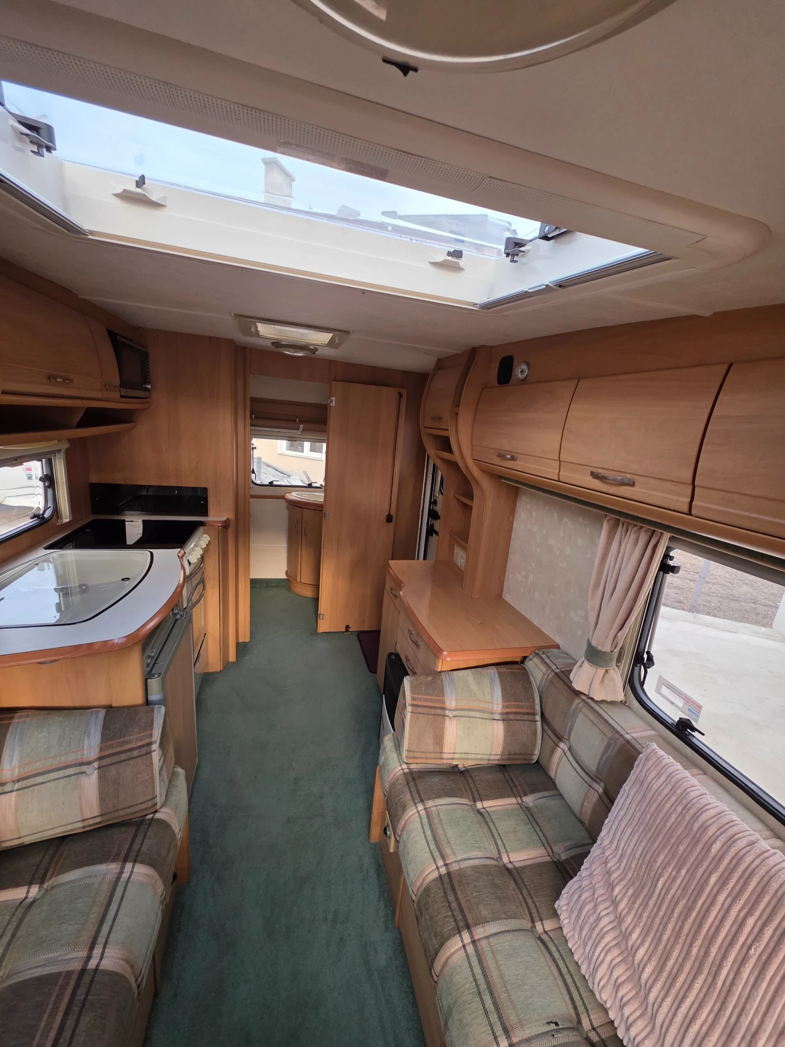 Каравана Swift Speedbird, снимка 14 - Каравани и кемпери - 54314154